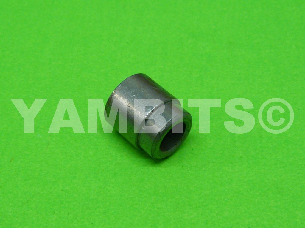 RXS100 Oil Pump Worm Bush