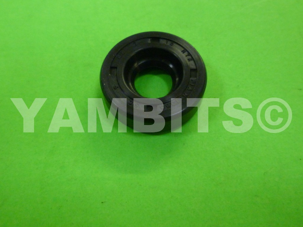 RD500 Clutch Push Rod Oil Seal