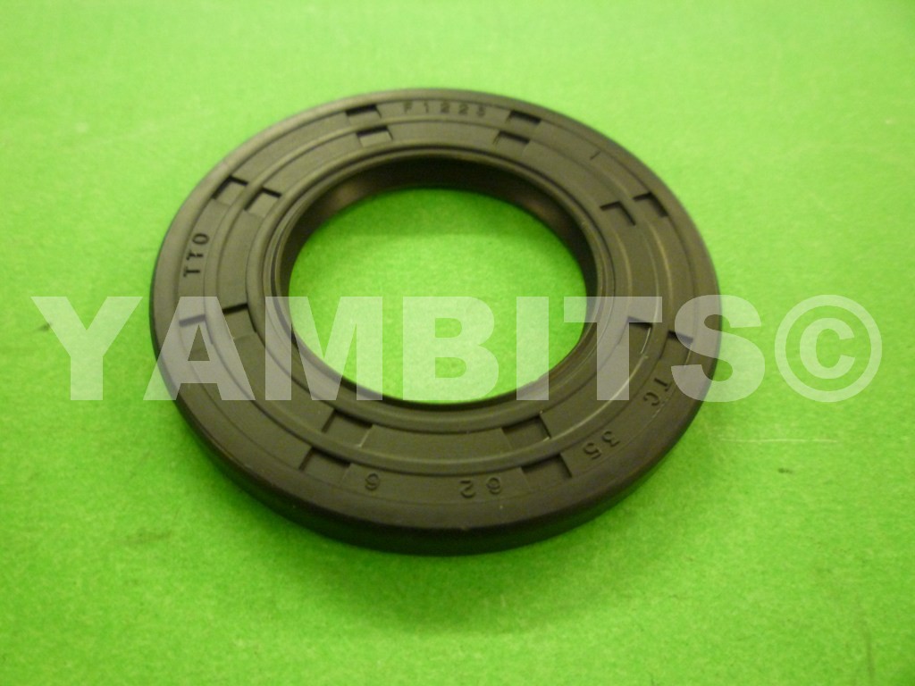 RD350 YPVS F1 Sprocket Oil Seal