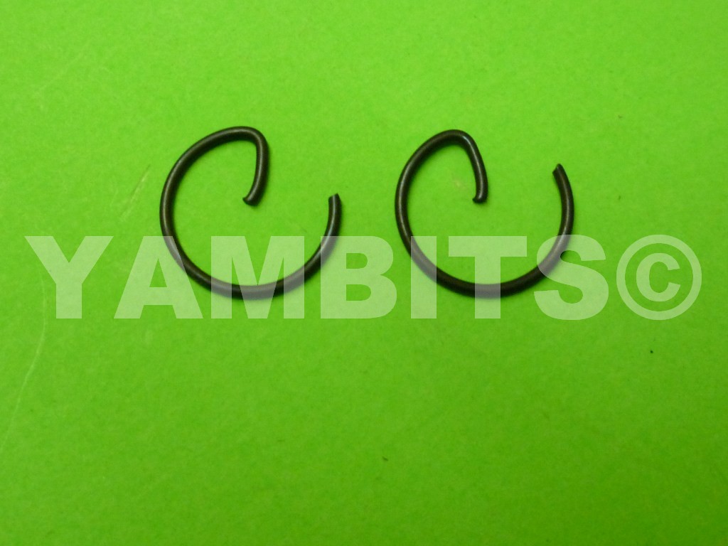 RD350 YPVS LC2 Piston Circlips