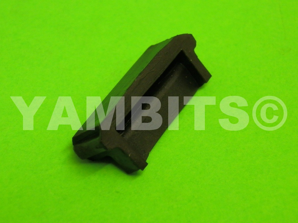 RD350 Side Panel Mounting Rubber